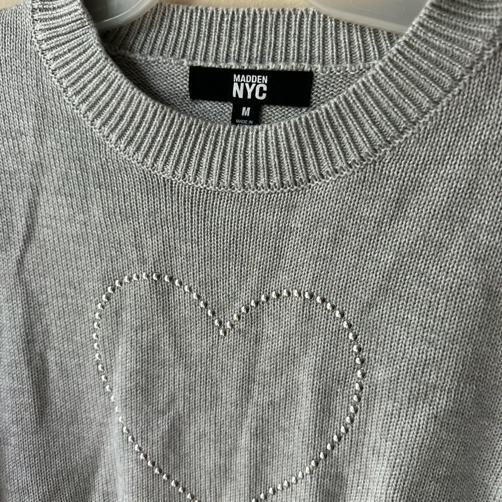 NYC Light Gray Sweater with Heart Design - Picture 9 of 11
